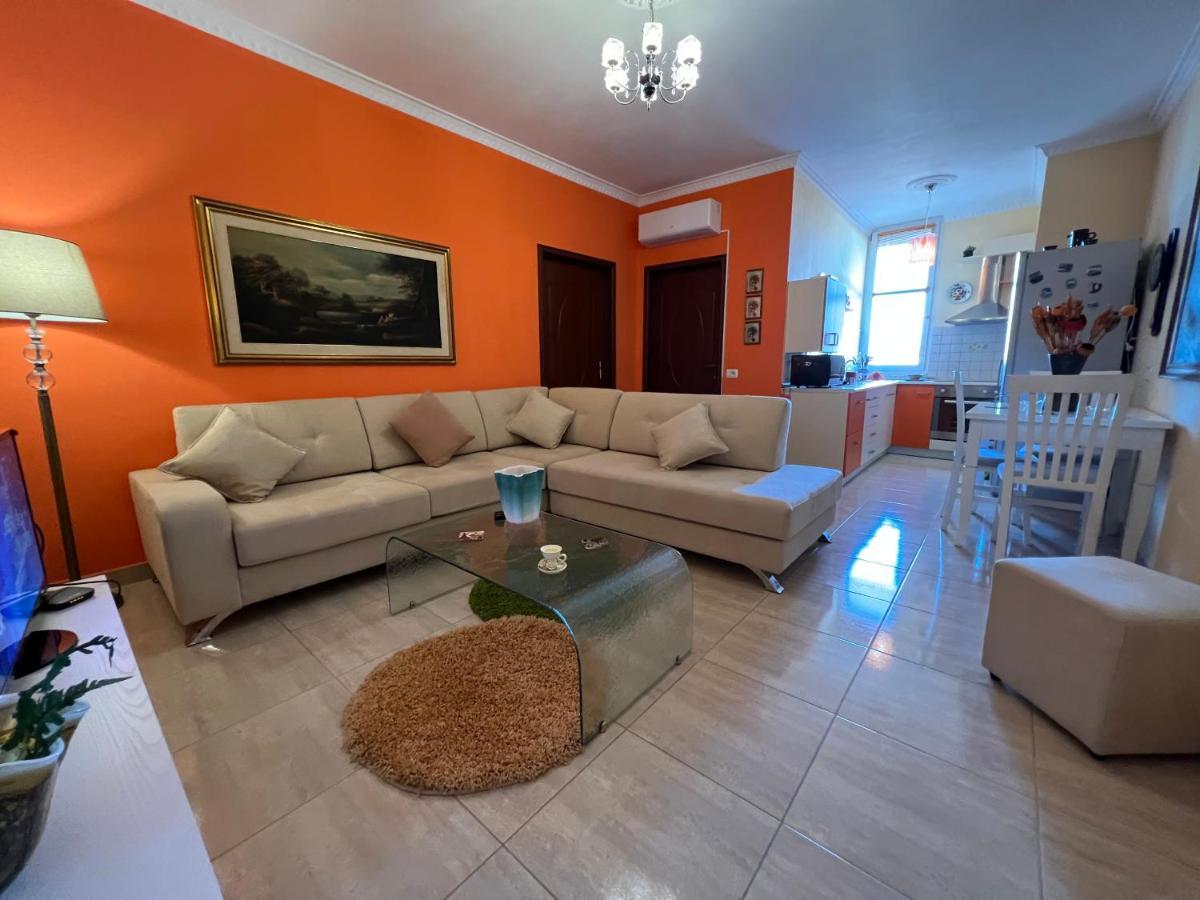 City Center Apartment In Shkoder Exterior photo