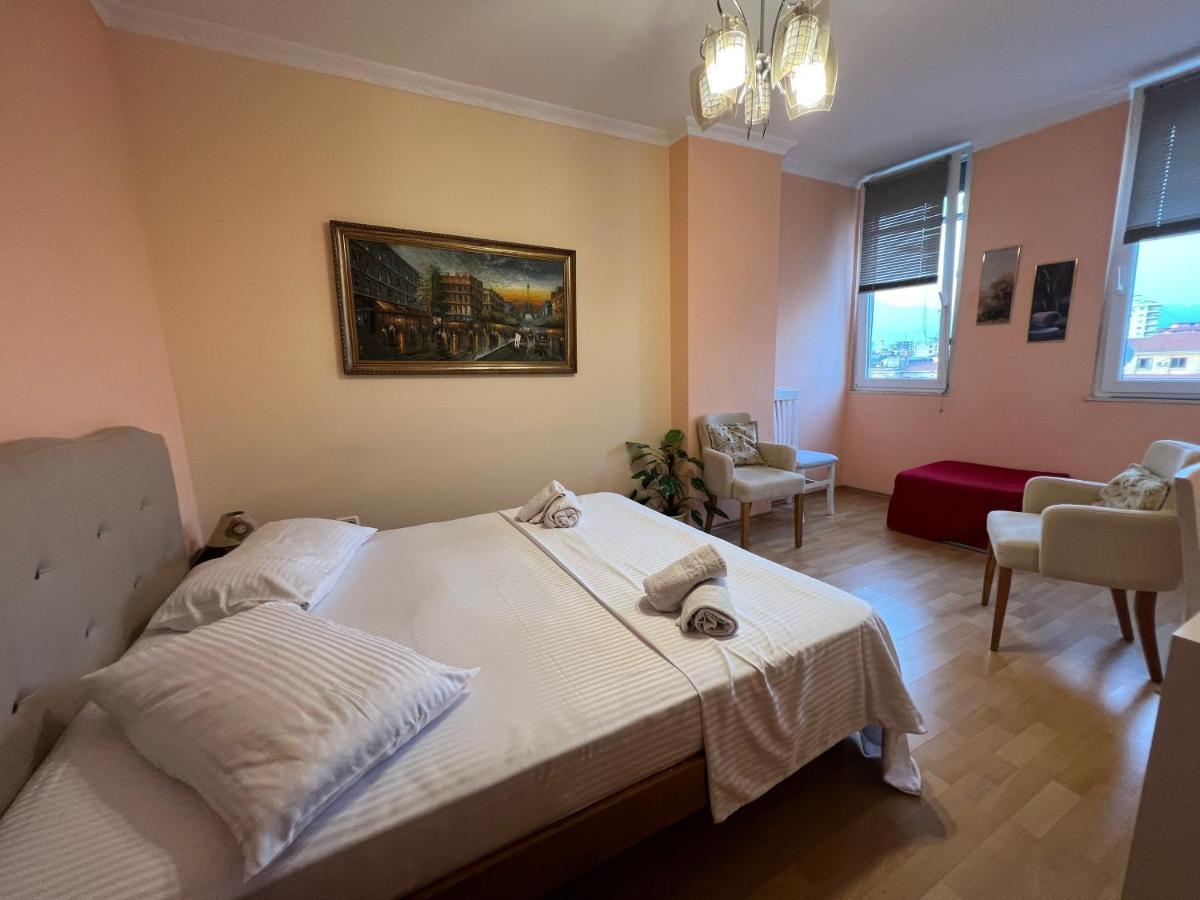 City Center Apartment In Shkoder Exterior photo